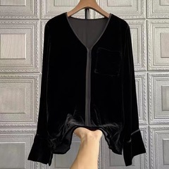 法箱買うとぶつかりますヨーロッパの黒い金のベルベットの上着はシルクのベルベットのシャツの女性を模倣している