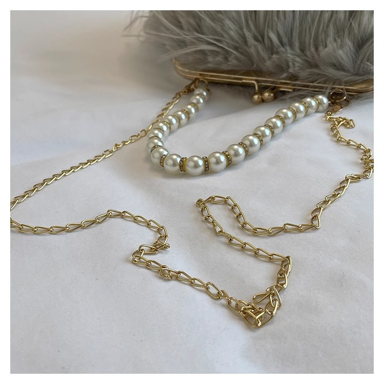 Exquisite furry plush bag messenger bag for women 2024 new autumn and winter plush bag pearl chain handbag_voghion.com