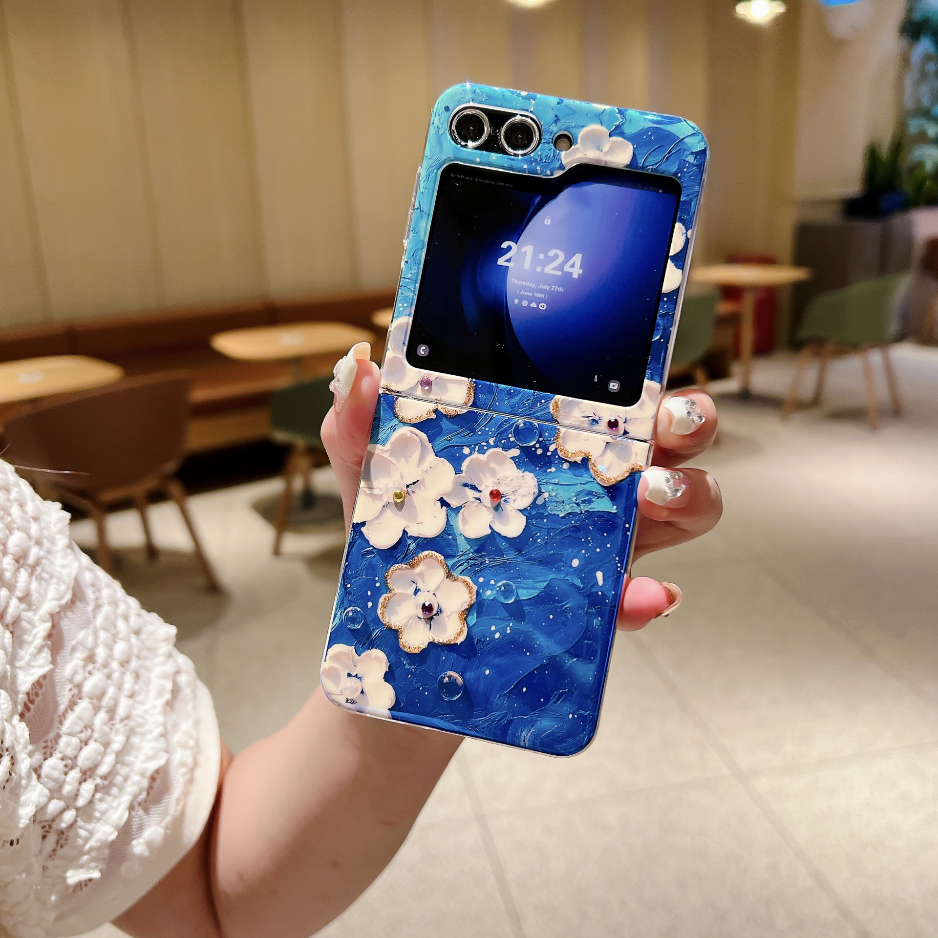 Blue light white flower for Samsung zflip5 phone case new zflip3/4 folding screen saver case_voghion.com