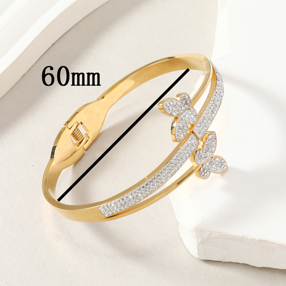 Pulsera de hebilla de acero de titanio de moda para todos los partidos pulsera de diamantes de mariposa de alto grado para mujer pulsera de acero inoxidable de lujo ligero fabricante