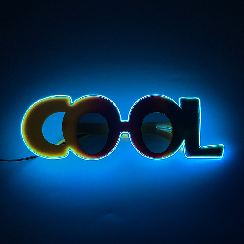 Gafas luminosas para fiestas en la playa, accesorios de modelado de fotos de cumpleaños de celebridades de Internet, gafas luminosas LED con letras COOL de colores