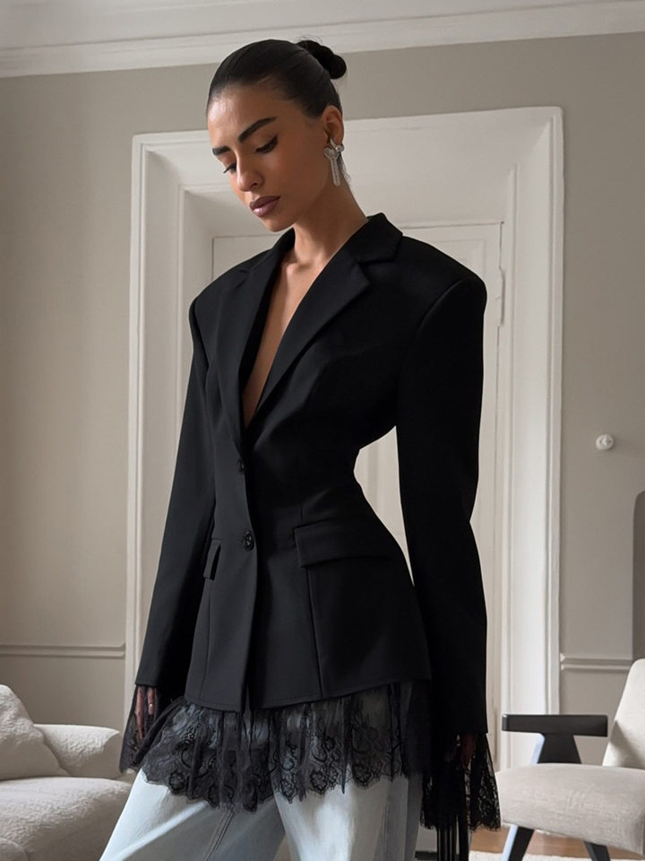 Áo blazer nữ phối ren chiết eo dáng trung bình tay dài cổ vest một hàng cúc — Màu trắng, màu đen