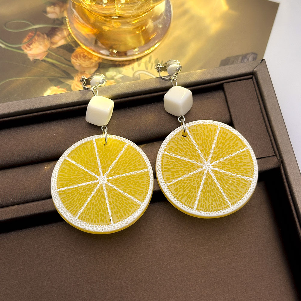 Pendientes de limón pequeño fresco coreano sin orejas, pendientes simples y de moda de todo fósforo, lujo ligero, pendientes de nicho de alta gama, mujeres