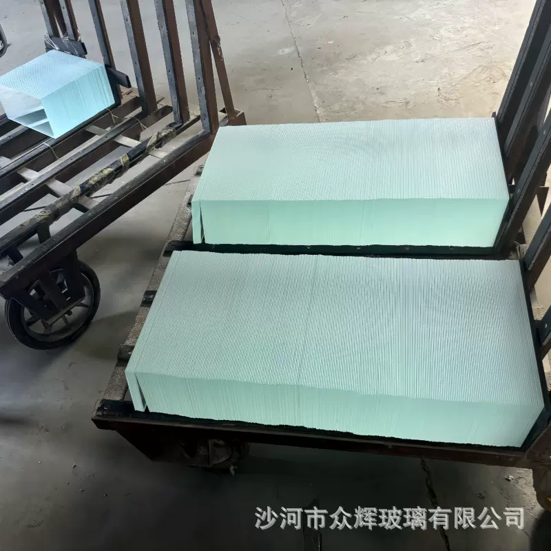 厂家直销钢化玻璃 建筑钢化玻璃 超白普白玻璃片定制加工磨边打孔