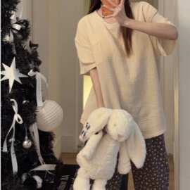 婴儿棉带胸垫睡衣女夏季圆领短袖黑底碎花裤宽松慵懒风家居服套装