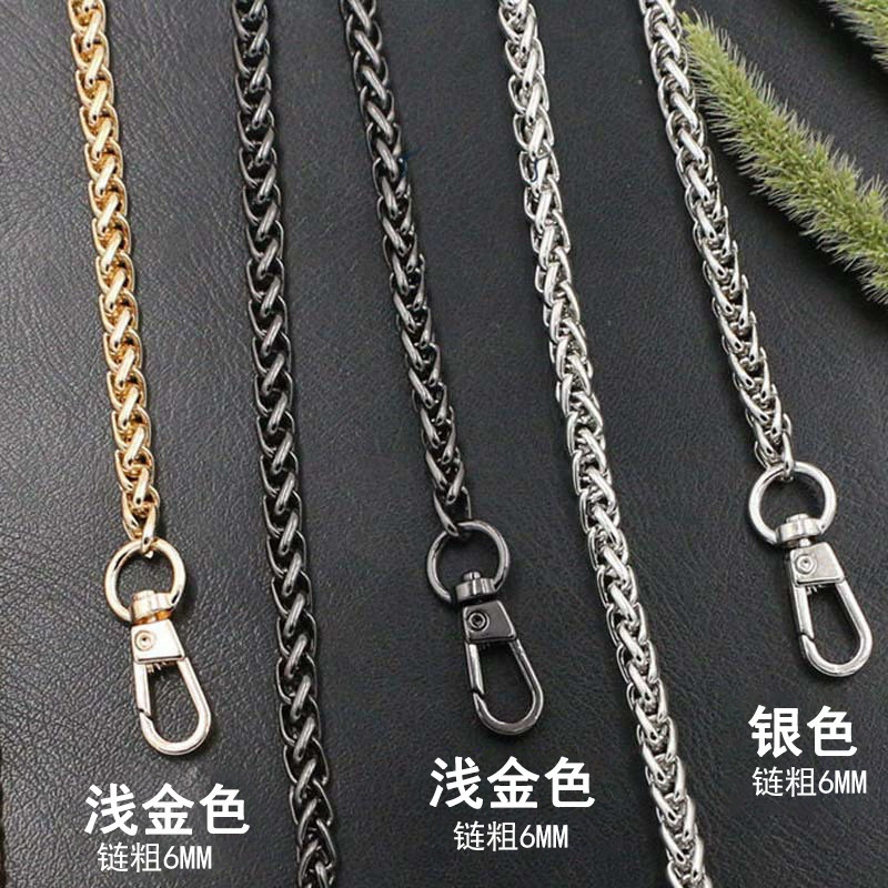 Metal bag, chain on chain, flashlight, pendant