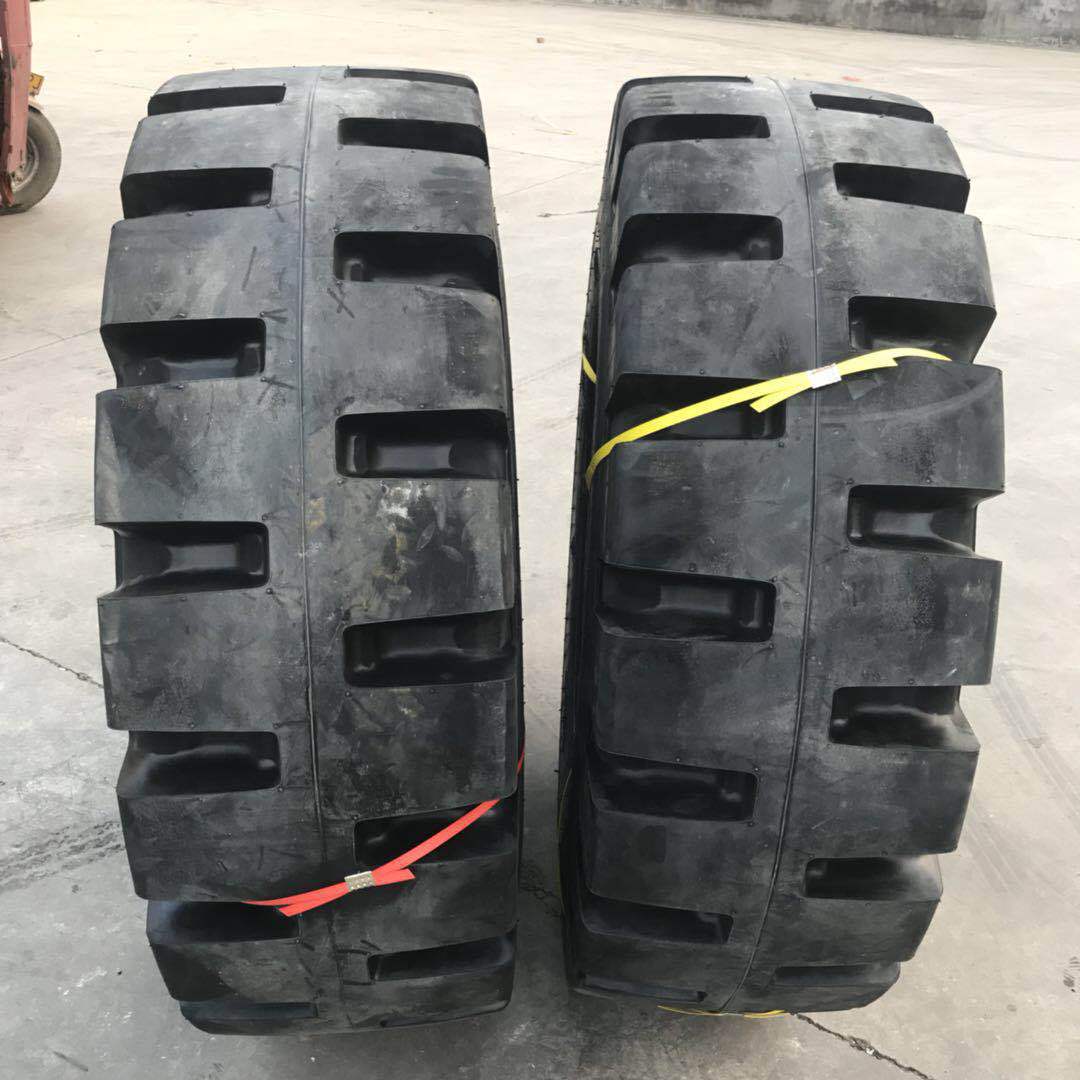 磊甲品牌 20.5/70-16 半实心轮胎 L-5花纹