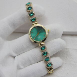 �羳���N����A�β�ɫ�����ֱ�Ů С��ins�L���AŮ���ٴ�W����