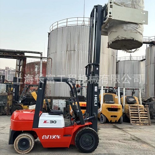 3吨合力燃油叉车 升高4米配全新开口2.4米软抱夹 载重量2.3吨夹抱