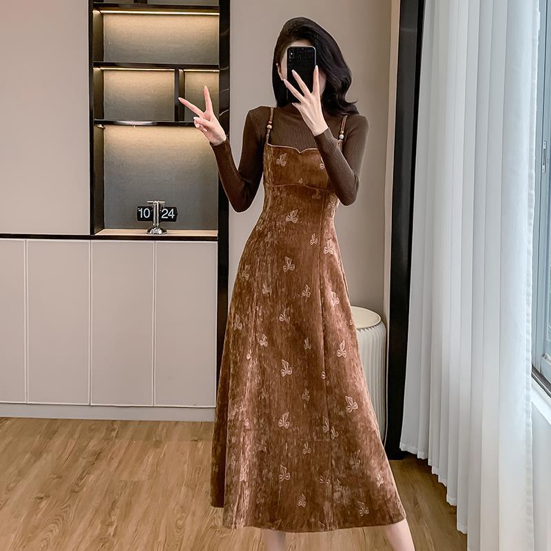 Real Shot of In-Stock Items: 2026 Autumn/Winter New French Retro Velvet Dress with Camisole Dress + Sweater Two-Piece Set