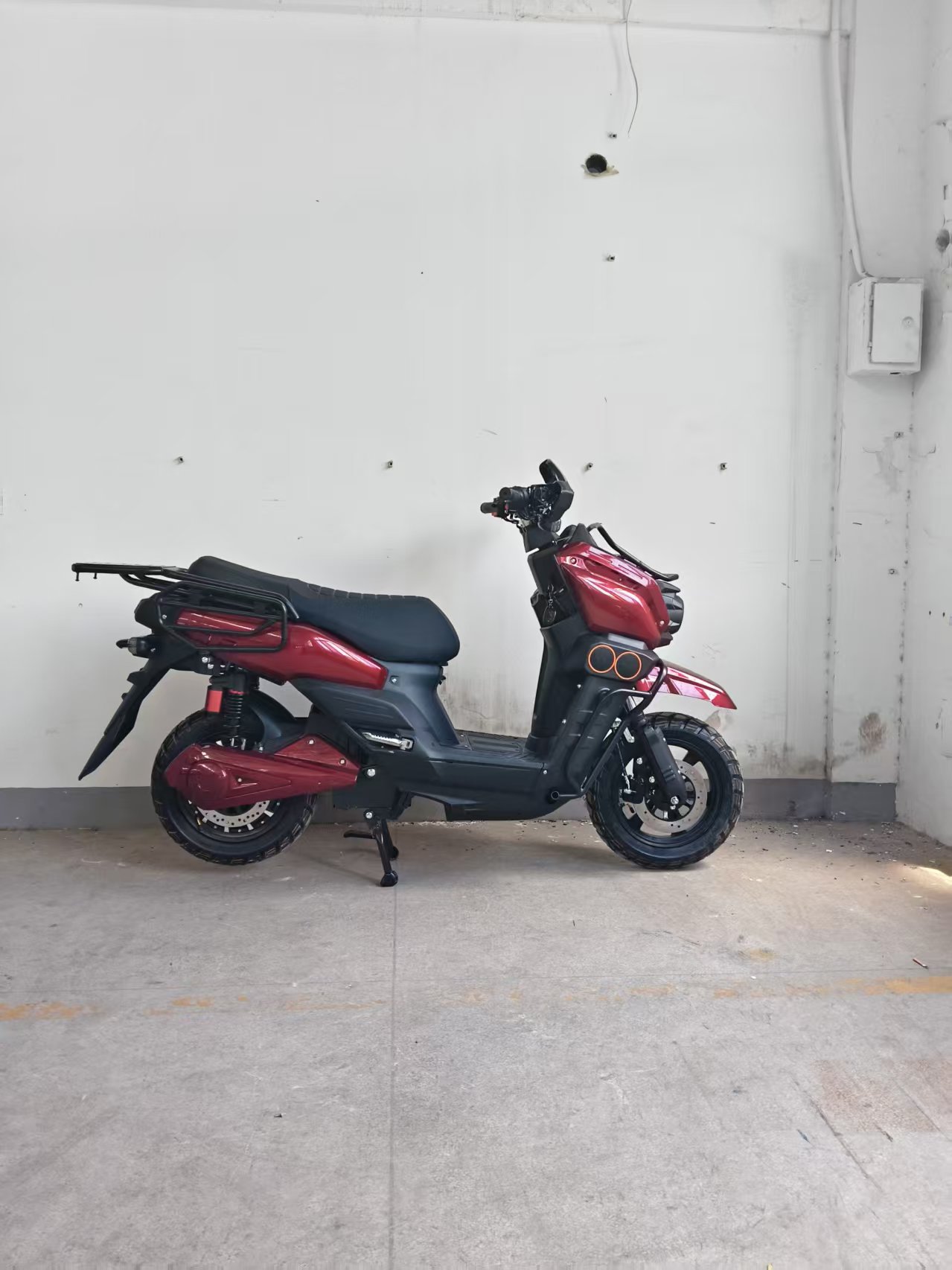 Electric motorcycle tank with Bluetooth, high-end 72V cool scooter, high-speed electric motorcycle