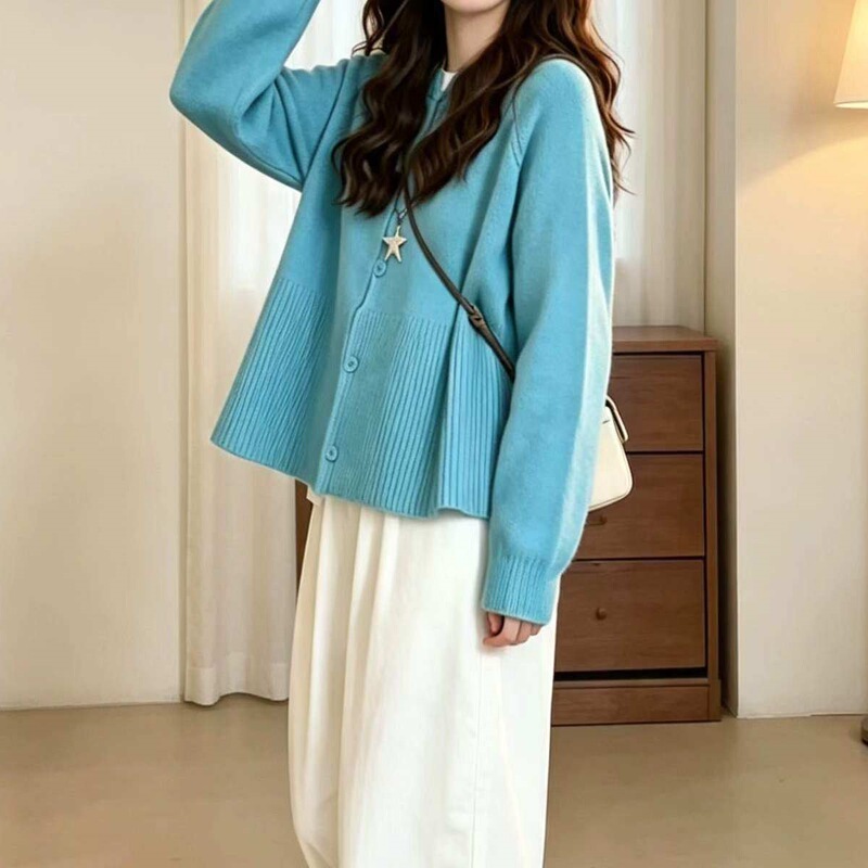 Blue hollow-out unique and stylish women's cardigan, Korean-style casual knitwear, eye-catching and beautiful top