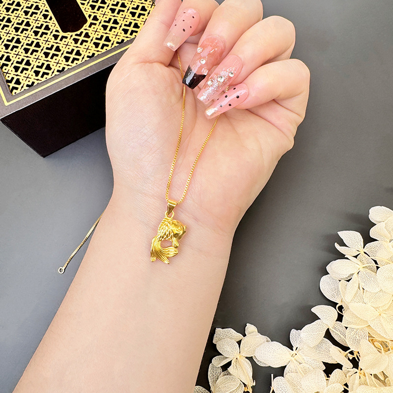 Vietnam Sha Jin lindo pequeño pez delicado colgante mujer minimalista fábrica al por mayor diy accesorios de joyería de aleación de cobre