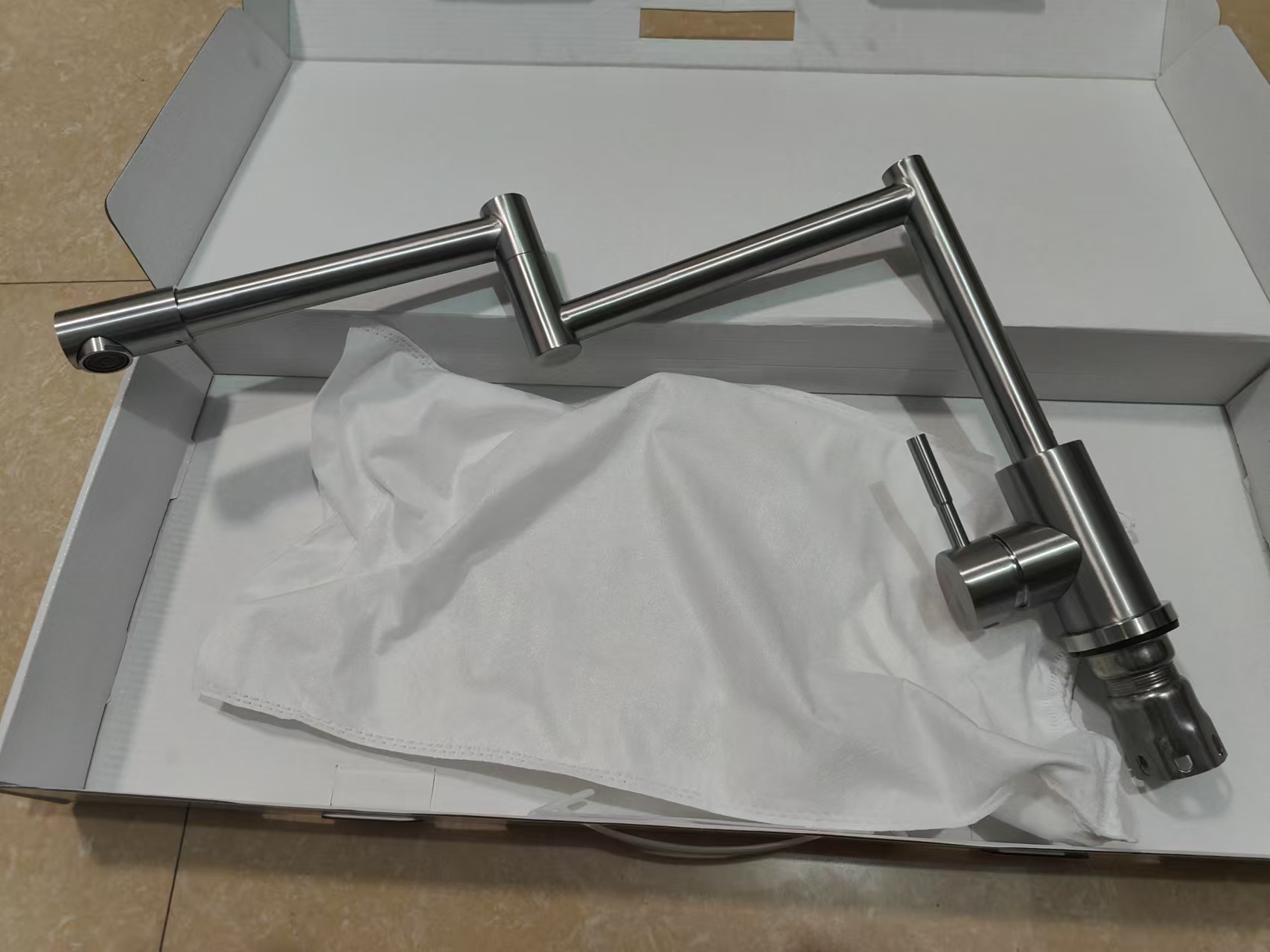 Wholesale kitchen faucets, cold and hot 304 stainless steel faucets, sink sinks, rotating and folding faucets from the manufacturer undefined