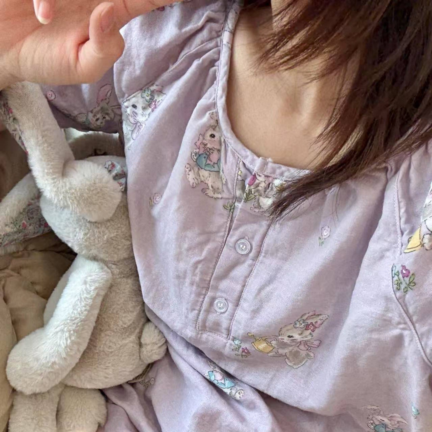 라운드넥 반팔반바지 슈트 - 니콜래빗