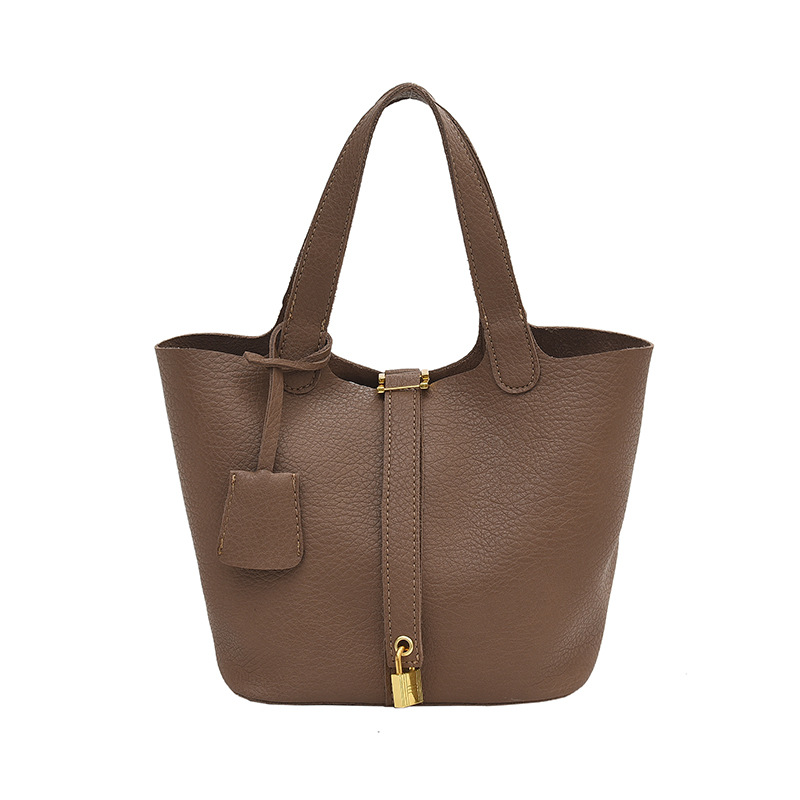 Borsa a secchiello con fibbia nuova primavera europea e americana del 2024 Moda e casual Borsa da donna in morbida pelle versatile di grande capacità_voghion.com