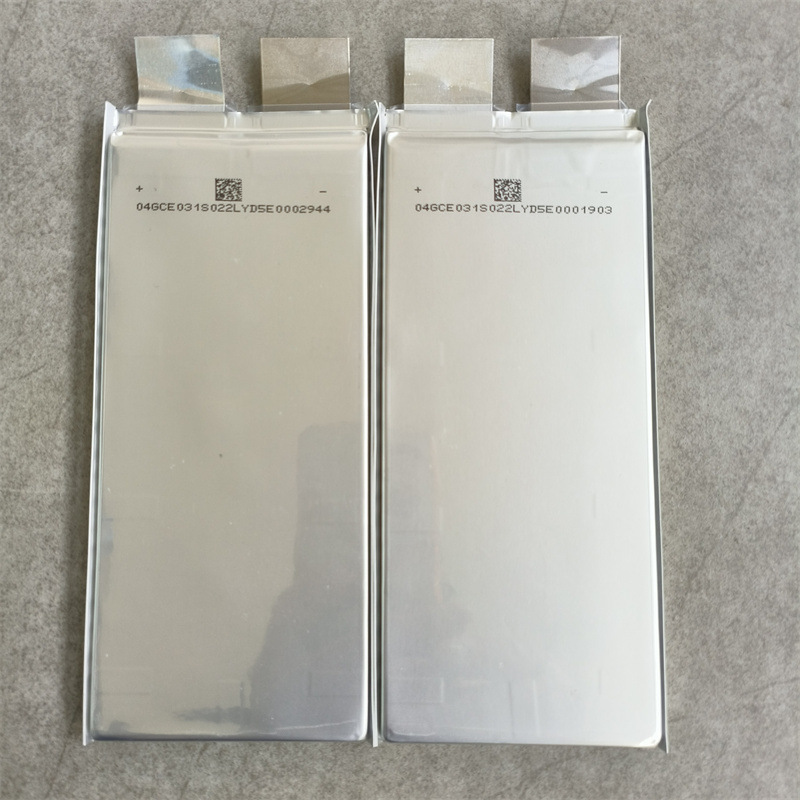 巨大な日の固体電池3.7v 50ahソフトパックの低温高倍率の長寿命の安全不自然な電池|undefined