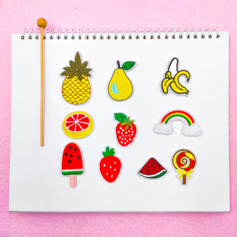 En stock fresco verano fruta tela pegatinas transfronterizas de dibujos animados fresa bordado ropa cuaderno DIY autoadhesivo