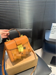MC�Ҹ߰��¿� Tracy Visetosϵ��Ůʿ�AͲ���μ�б������]���