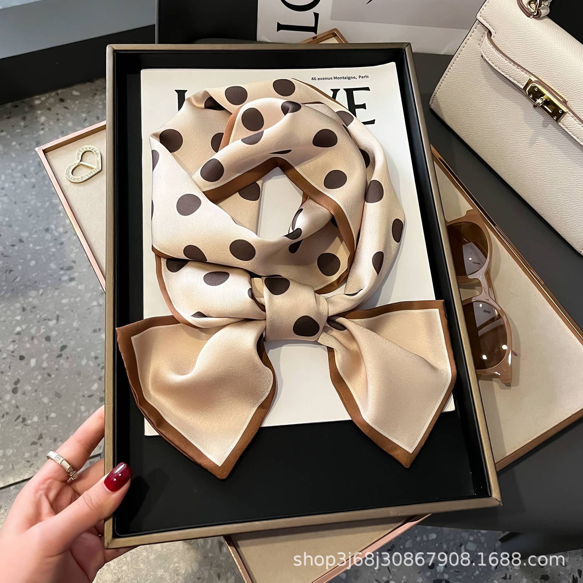 41 punto de onda negra en el Fondo de Kaji