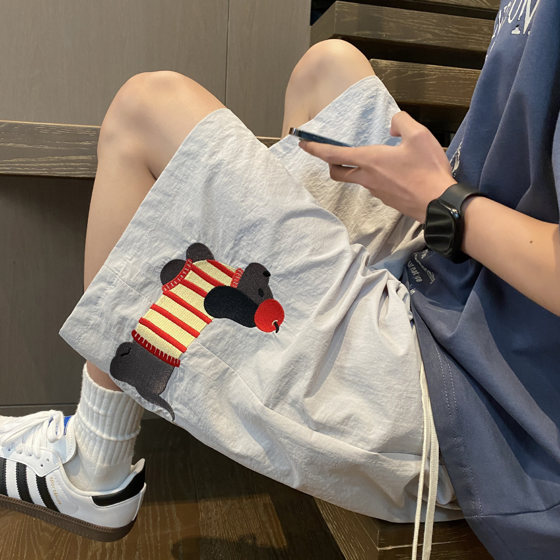 B02 light gray