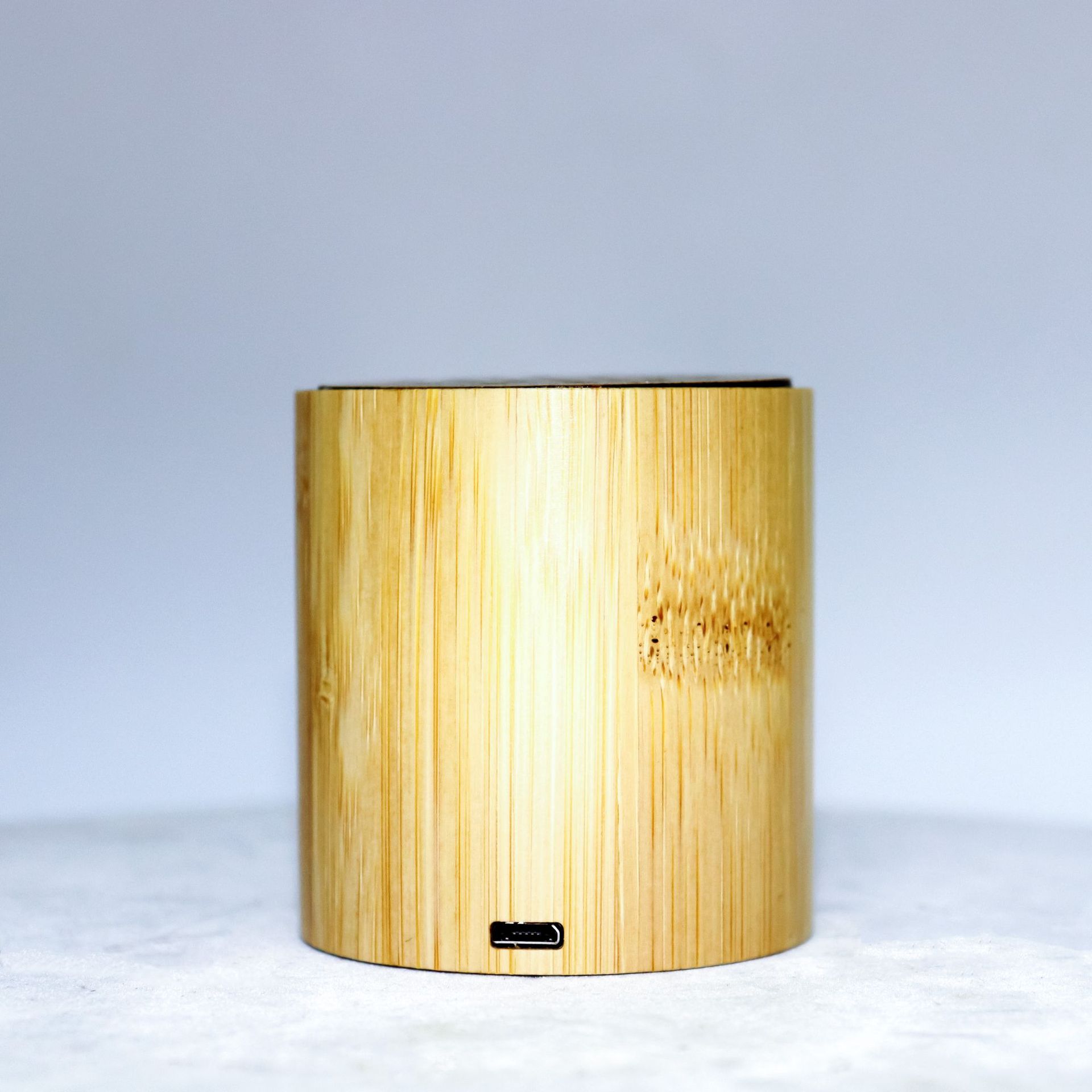 New original ecological bamboo round Bluetooth speakers, new bamboo quality new materials Bluetooth audio 4
