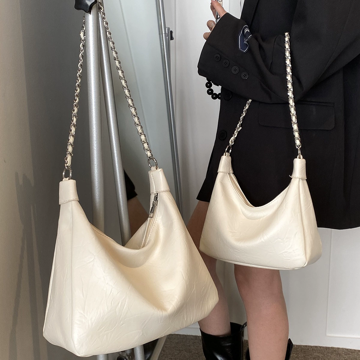 One-shoulder bag, grabber, underarm bag, cloud