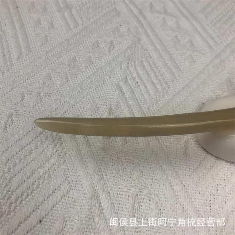 Hand Carved Goat Horn Hair Stick 18cm Bow Shape Traditional Hair Pin for Updos and Gifting preparation