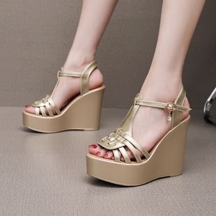 ��ɫ��Ƥ12cm�r�о����ɸ����_�RЬ�¿����¸����֎����ߛ�Ь