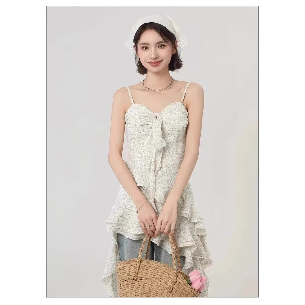 法式气质吊带连衣裙仙女海边度假裙子女夏季新款不规则荷叶边长裙