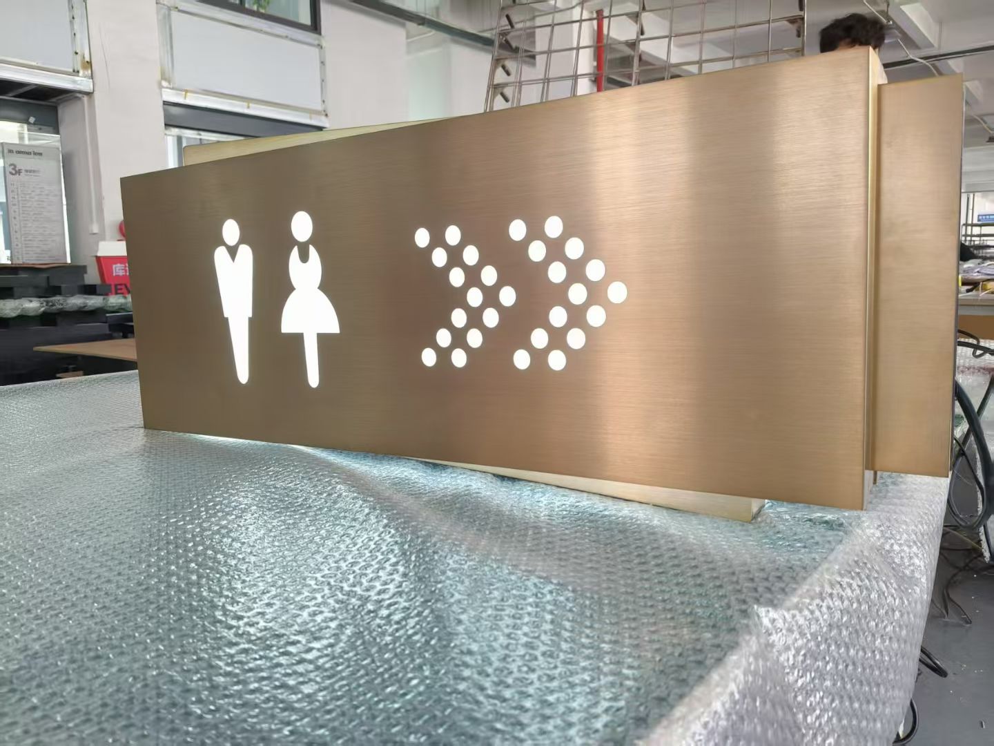 LED发光字镂空灯箱广告牌公司LOGO牌发光灯箱设计制作不锈钢钛金-阿里巴巴
