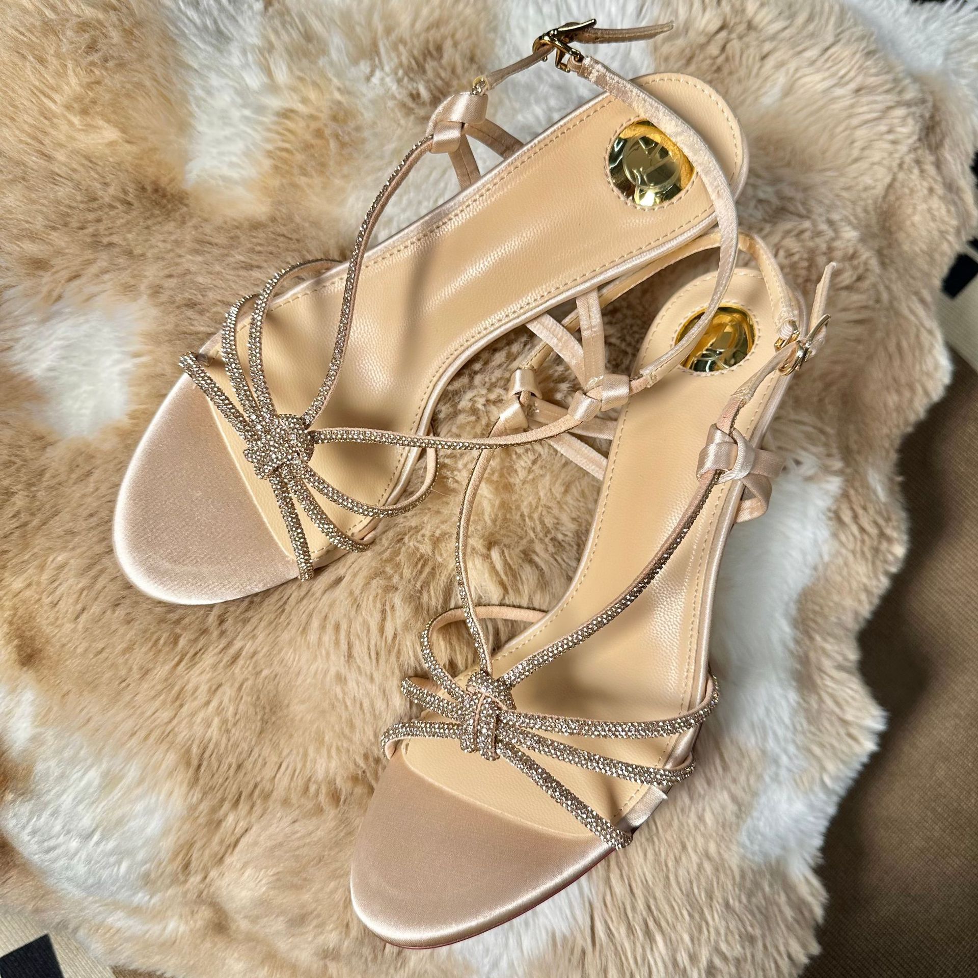 스테레오드롭스톤 하이힐 여성용 얇은 굽 오픈토 섹시 원스트랩 샴페인 컬러 얇은 스트랩 샌들 2026 여름 신상