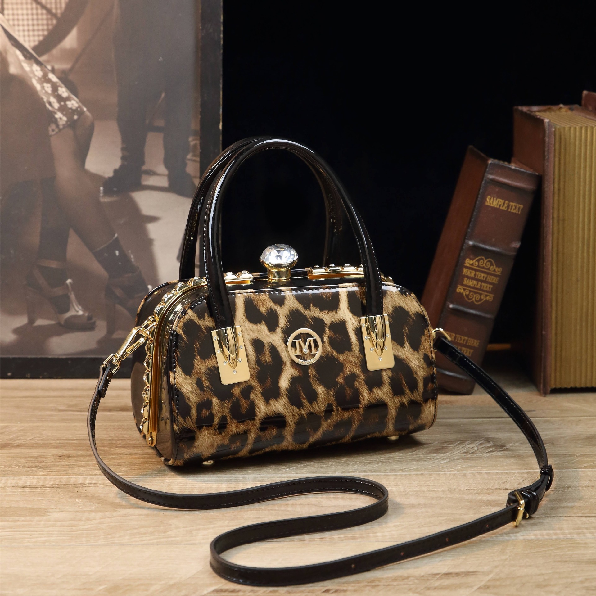 밝은 지갑 특허 가죽 여성 가방 2024 새로운 도착 유행 올 매치 한국 스타일 간단한 경량 휴대용 어깨 크로스 백