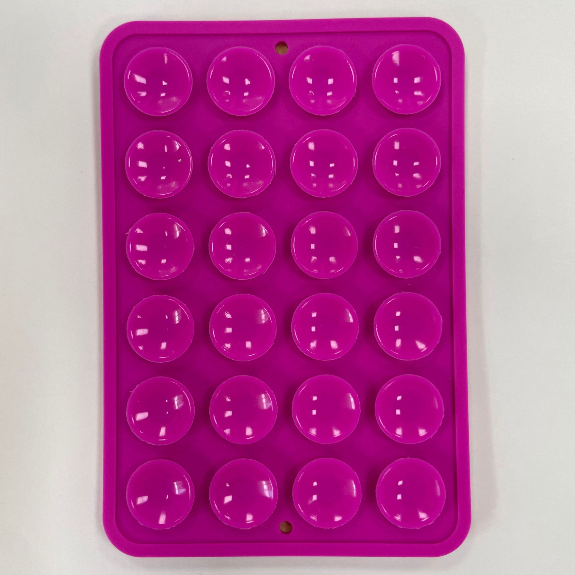 Funda de silicona antideslizante con ventosas para teléfono, 24 piezas en stock, soporte portátil móvil para teléfono, cuadrado, de silicona de una sola cara.