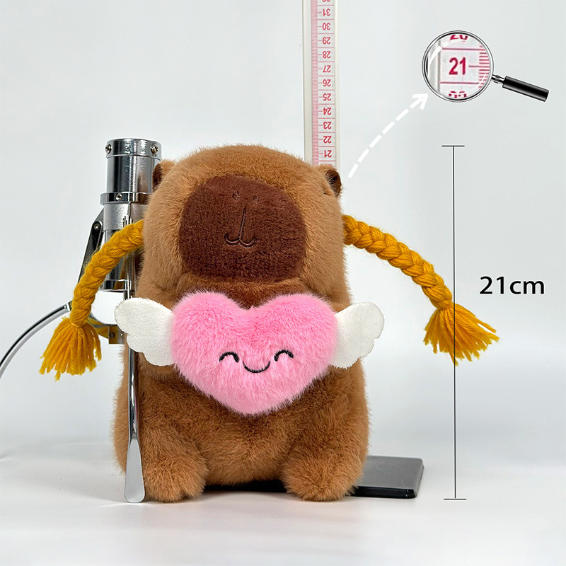 Juguete de peluche feo y lindo Kapibala lindo corazón muñeca de capibara muñeca de máquina de garras de 8 pulgadas regalo al por mayor