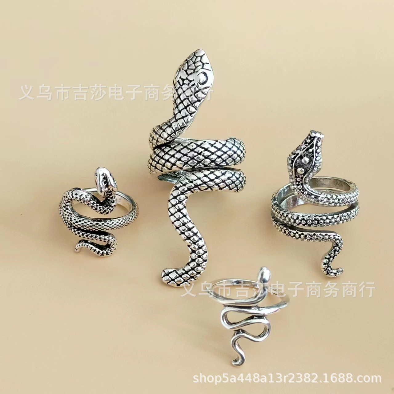 El comercio exterior de Europa y América largo fresco de los hombres guapos patrón de serpiente anillo punk estilo en forma de serpiente animal retro exagerado 4 piezas anillo conjunto