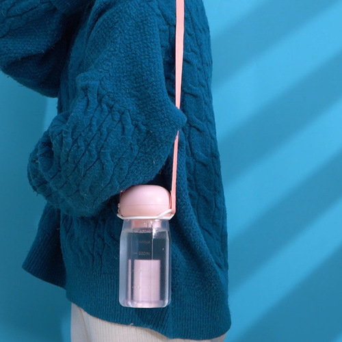 Pet Crossbody Water Cup Cat and Dog Supplies Portable Water Bottle Pet Water Cup Drinking Water Bottle High Temperature Resistant Pet Water Cup