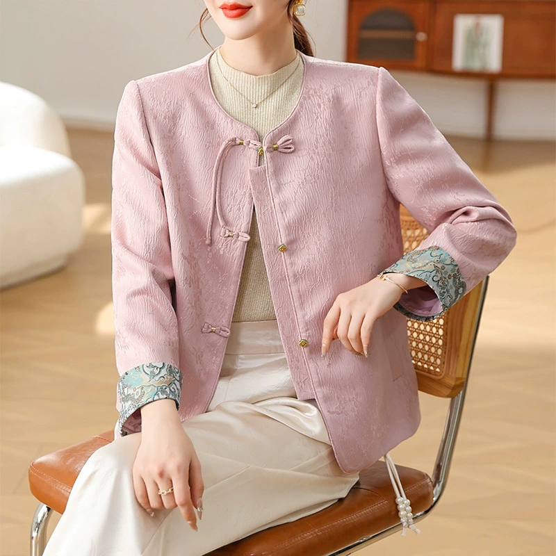 Новое маленькое ароматное пальто в китайском стиле женская весна и осень 2024 новый иностранный маленький маленький мужчина мама короткий бокс топ