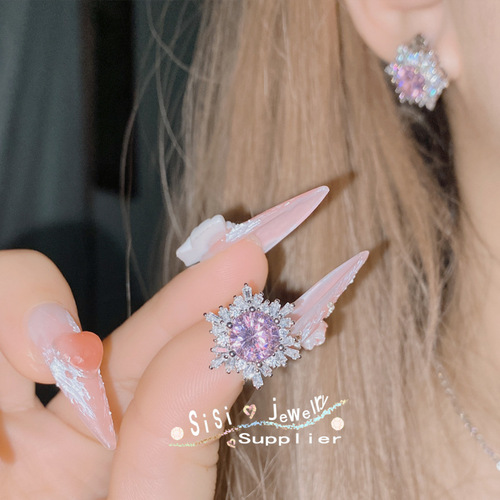 SIsi Brilliant Princess Pink Gemstone Ring for Women 18K Plated Hollow Seiko Snowflake Earrings Inlaid with Zirconium Live Set