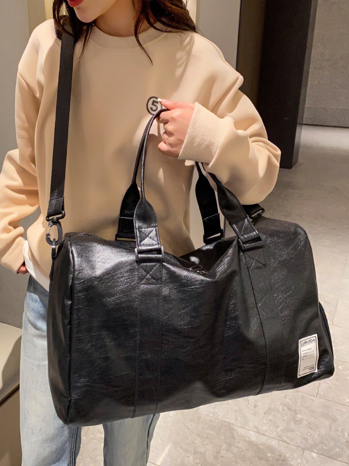 Nueva bolsa de fitness de viaje de gran capacidad transfronteriza húmeda y seca de separación de hombro bolsa de mensajero de los hombres Mochila deportiva portátil al por mayor