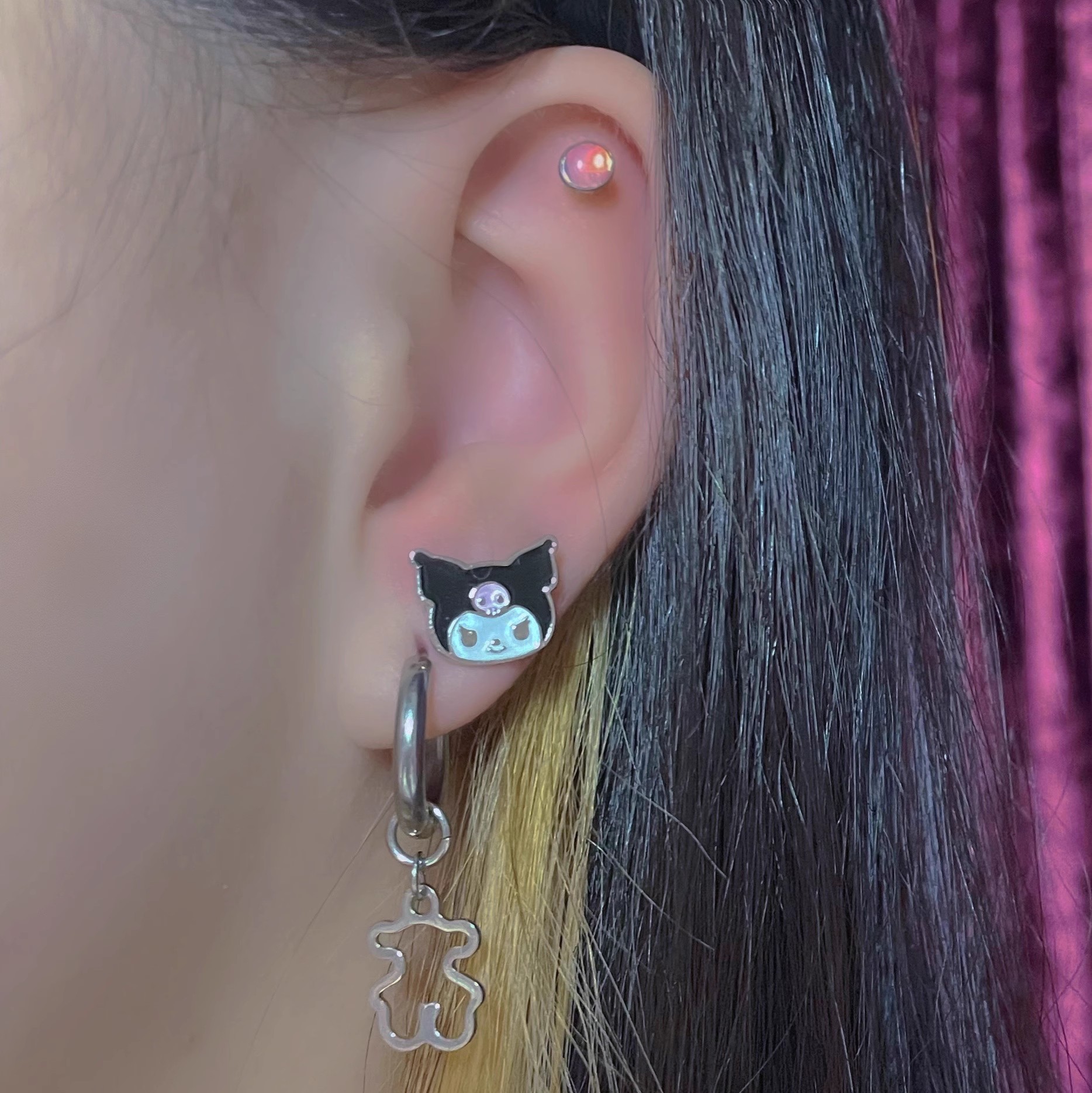 Silver pointed spike labret stud material detail