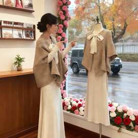 巨好看的秋装一整套大码胖mm小香风斗篷大衣外套打底连衣裙套装女