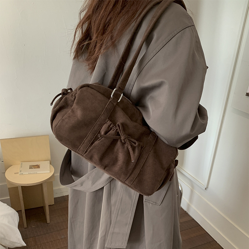 Bolsa de almohada portátil de gran capacidad transfronteriza, bolsa de seda de mujer, bolso inferior, otoño y invierno 2025, nueva moda, bolso de hombro