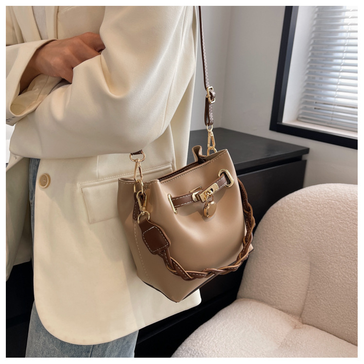 casual bag 2021 new trendy fashion underarm bucket bag messenger bagpicture3