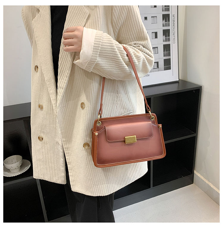 Women's Medium Pu Leather Solid Color Vintage Style Classic Style Flip Cover Underarm Bag display picture 5