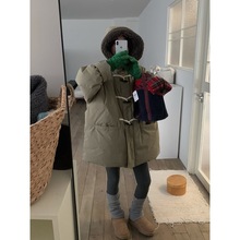 冬季天2025年新款时尚感超好看小众设计感牛角扣短款羽绒服女