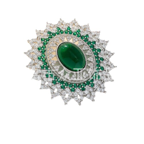 Antique-style copper Victoria emerald gem brooch, plated with 16K gold, featuring a beehive pattern with pigeon egg zirconia.