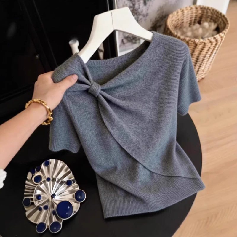 Factory In-Stock Design-Inspired Niche Twisted Short-Sleeve T-Shirt for Women, New Summer Style, Light Luxury, Fashionable, Slimming Knit Top
