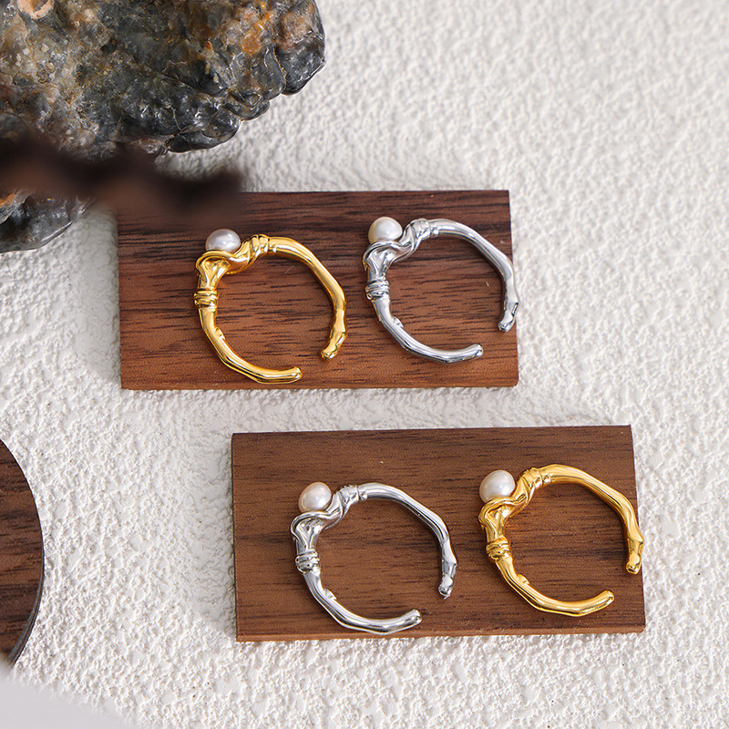 French Style Freshwater Pearl Ring In Gold Titanium Steel_voghion.com