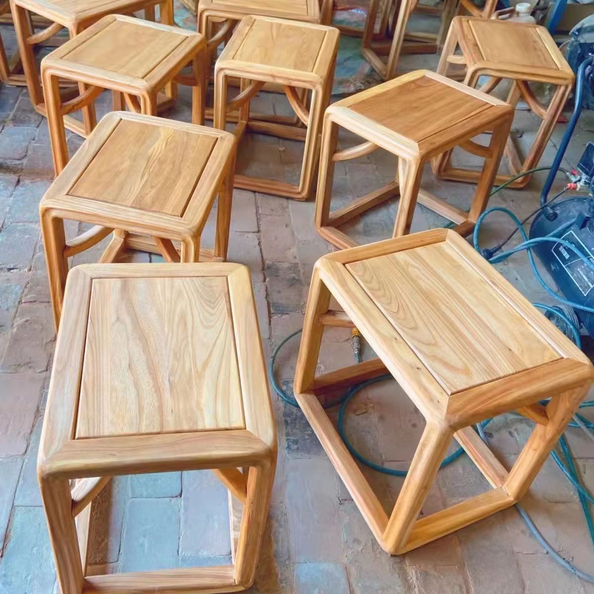 实木玄关换鞋凳老榆木家用新款餐桌凳便携式阳台休闲凳原木方凳